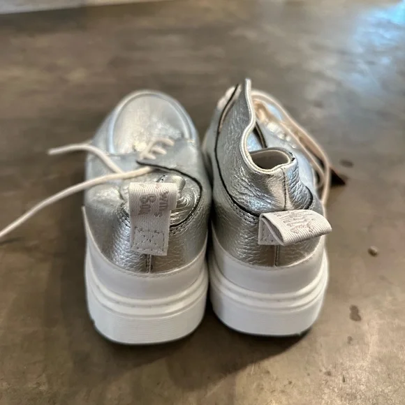 NWT Dr Martens Jemima Leather Kiltie Chukka Boots Silver - Picture 2 of 3